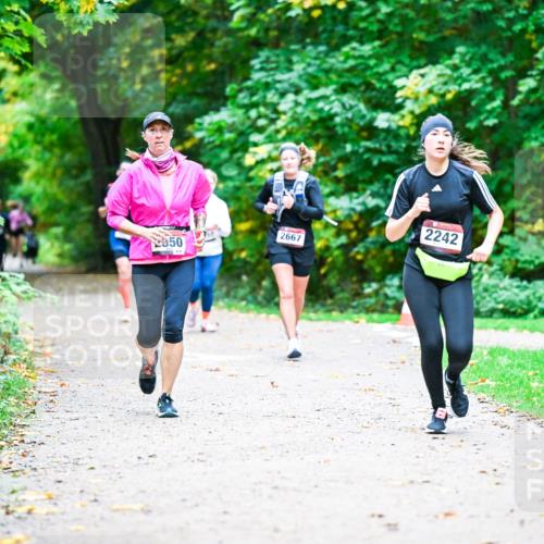 12.10.2025 - Bramfelder Halbmarathon 2025 Dr. Thomas Lammeyer http://msf.ph/oto/9357463 12.10.2025 11:01:05 Laufen 350, 895, 2667, 2242 meine-sportfotos.de