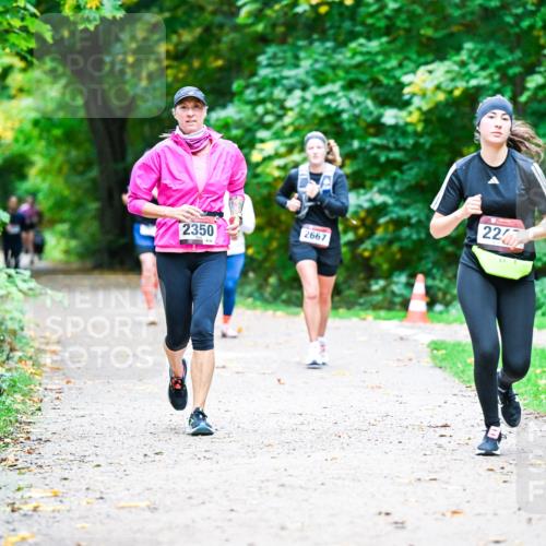 12.10.2025 - Bramfelder Halbmarathon 2025 Dr. Thomas Lammeyer http://msf.ph/oto/9357468 12.10.2025 11:01:06 Laufen 2350, 895, 2667, 22 meine-sportfotos.de