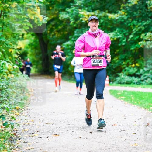12.10.2025 - Bramfelder Halbmarathon 2025 Dr. Thomas Lammeyer http://msf.ph/oto/9357476 12.10.2025 11:01:08 Laufen 2350, 2242 meine-sportfotos.de