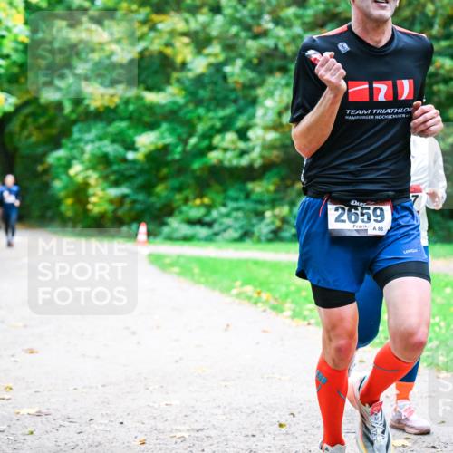 12.10.2025 - Bramfelder Halbmarathon 2025 Dr. Thomas Lammeyer http://msf.ph/oto/9357509 12.10.2025 11:01:14 Laufen 2659, 86 meine-sportfotos.de