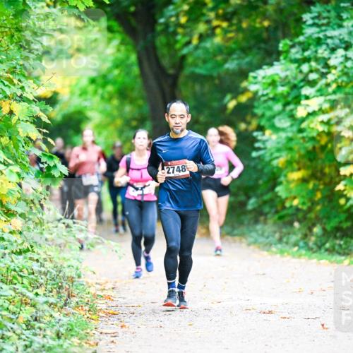 12.10.2025 - Bramfelder Halbmarathon 2025 Dr. Thomas Lammeyer http://msf.ph/oto/9357512 12.10.2025 11:01:17 Laufen 2748 meine-sportfotos.de