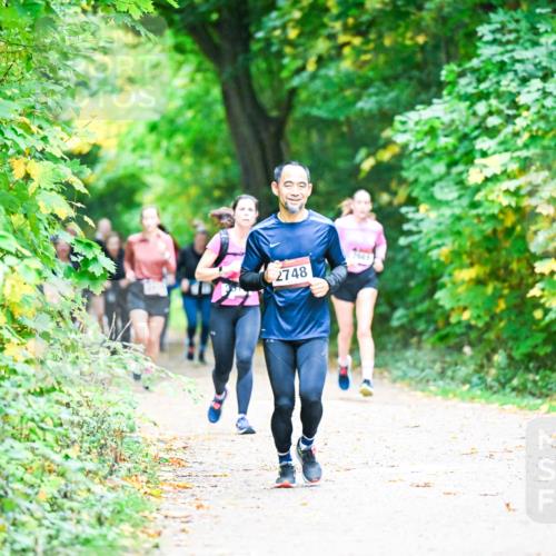 12.10.2025 - Bramfelder Halbmarathon 2025 Dr. Thomas Lammeyer http://msf.ph/oto/9357514 12.10.2025 11:01:17 Laufen 2748 meine-sportfotos.de