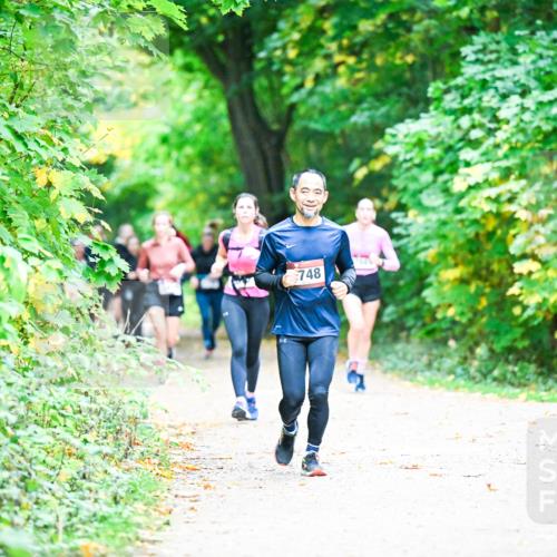 12.10.2025 - Bramfelder Halbmarathon 2025 Dr. Thomas Lammeyer http://msf.ph/oto/9357516 12.10.2025 11:01:18 Laufen 748 meine-sportfotos.de
