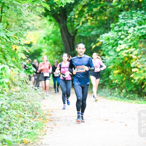 12.10.2025 - Bramfelder Halbmarathon 2025 Dr. Thomas Lammeyer http://msf.ph/oto/9357517 12.10.2025 11:01:18 Laufen 2748 meine-sportfotos.de