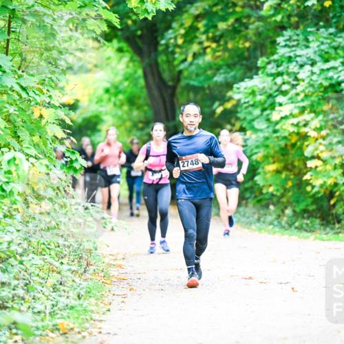 12.10.2025 - Bramfelder Halbmarathon 2025 Dr. Thomas Lammeyer http://msf.ph/oto/9357518 12.10.2025 11:01:18 Laufen 2748 meine-sportfotos.de