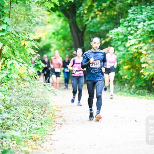 12.10.2025 - Bramfelder Halbmarathon 2025 Dr. Thomas Lammeyer http://msf.ph/oto/9357520 12.10.2025 11:01:18 Laufen 2748 meine-sportfotos.de