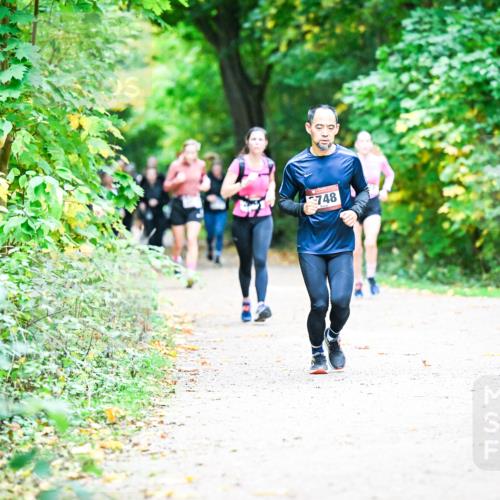12.10.2025 - Bramfelder Halbmarathon 2025 Dr. Thomas Lammeyer http://msf.ph/oto/9357524 12.10.2025 11:01:19 Laufen 748 meine-sportfotos.de