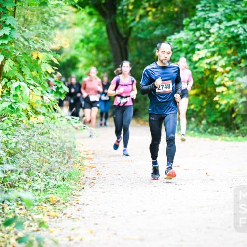 12.10.2025 - Bramfelder Halbmarathon 2025 Dr. Thomas Lammeyer http://msf.ph/oto/9357525 12.10.2025 11:01:19 Laufen 2748 meine-sportfotos.de