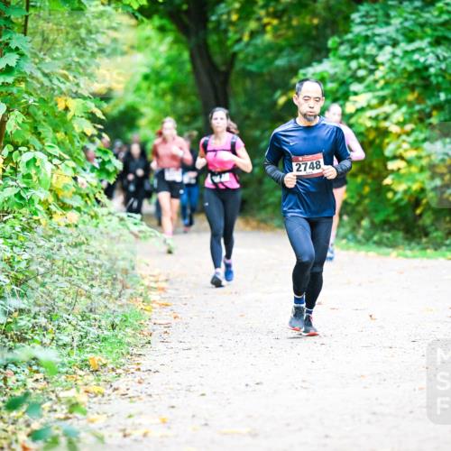 12.10.2025 - Bramfelder Halbmarathon 2025 Dr. Thomas Lammeyer http://msf.ph/oto/9357527 12.10.2025 11:01:19 Laufen 2748 meine-sportfotos.de