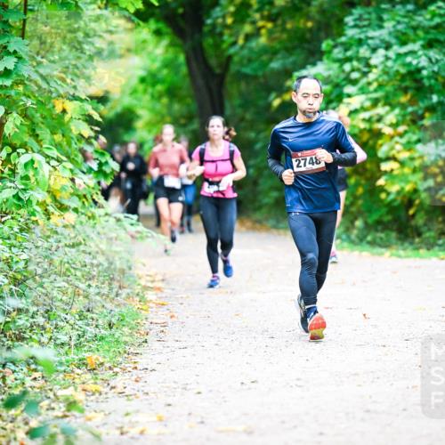 12.10.2025 - Bramfelder Halbmarathon 2025 Dr. Thomas Lammeyer http://msf.ph/oto/9357528 12.10.2025 11:01:19 Laufen 2748 meine-sportfotos.de