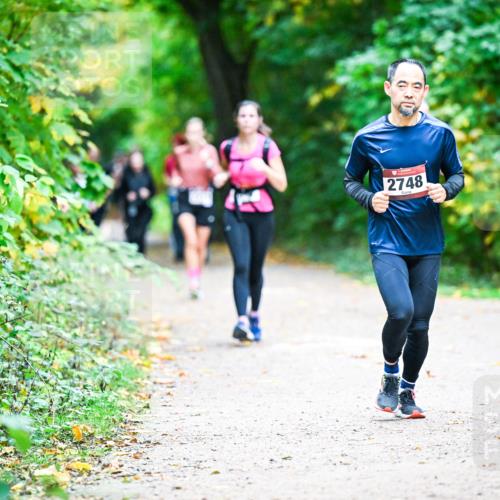 12.10.2025 - Bramfelder Halbmarathon 2025 Dr. Thomas Lammeyer http://msf.ph/oto/9357532 12.10.2025 11:01:20 Laufen 2748 meine-sportfotos.de