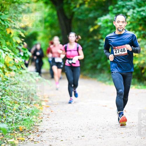12.10.2025 - Bramfelder Halbmarathon 2025 Dr. Thomas Lammeyer http://msf.ph/oto/9357533 12.10.2025 11:01:20 Laufen 2748 meine-sportfotos.de