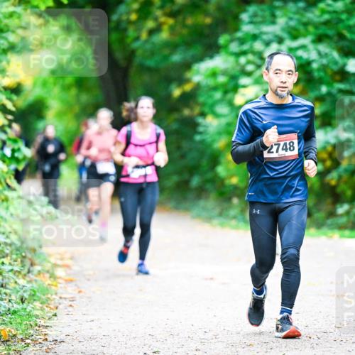12.10.2025 - Bramfelder Halbmarathon 2025 Dr. Thomas Lammeyer http://msf.ph/oto/9357536 12.10.2025 11:01:20 Laufen 2748 meine-sportfotos.de