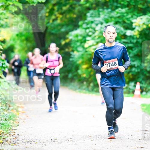12.10.2025 - Bramfelder Halbmarathon 2025 Dr. Thomas Lammeyer http://msf.ph/oto/9357539 12.10.2025 11:01:21 Laufen 2748 meine-sportfotos.de