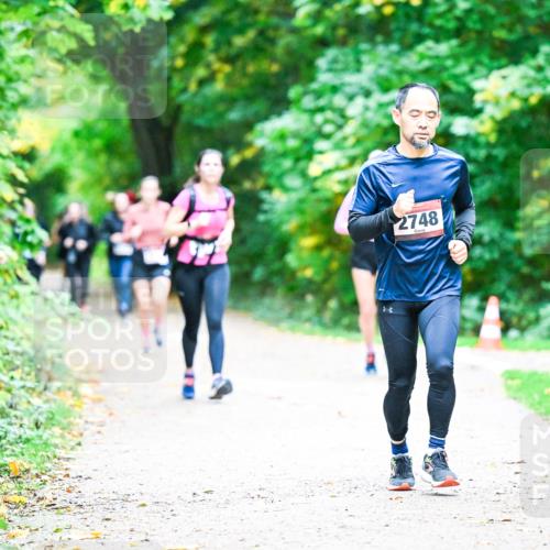 12.10.2025 - Bramfelder Halbmarathon 2025 Dr. Thomas Lammeyer http://msf.ph/oto/9357540 12.10.2025 11:01:21 Laufen 2748 meine-sportfotos.de