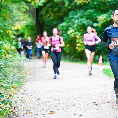 12.10.2025 - Bramfelder Halbmarathon 2025 Dr. Thomas Lammeyer http://msf.ph/oto/9357549 12.10.2025 11:01:22 Laufen 2748 meine-sportfotos.de