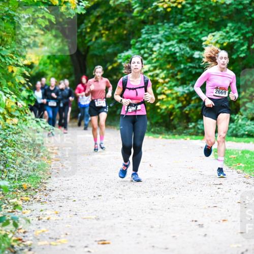 12.10.2025 - Bramfelder Halbmarathon 2025 Dr. Thomas Lammeyer http://msf.ph/oto/9357556 12.10.2025 11:01:23 Laufen 2414, 2669 meine-sportfotos.de