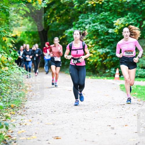 12.10.2025 - Bramfelder Halbmarathon 2025 Dr. Thomas Lammeyer http://msf.ph/oto/9357557 12.10.2025 11:01:23 Laufen 2669, 2414 meine-sportfotos.de