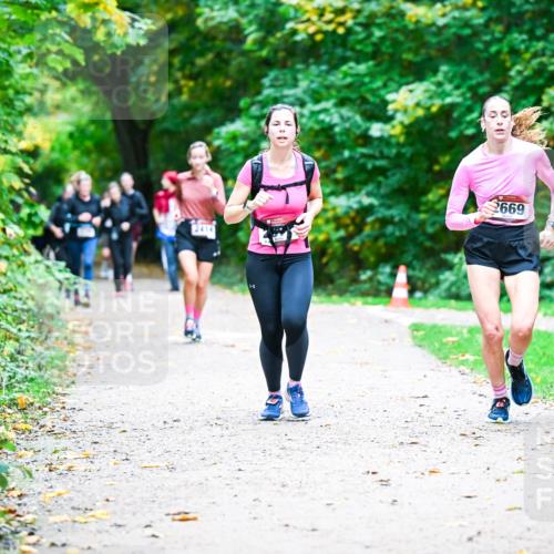 12.10.2025 - Bramfelder Halbmarathon 2025 Dr. Thomas Lammeyer http://msf.ph/oto/9357563 12.10.2025 11:01:24 Laufen 2669 meine-sportfotos.de