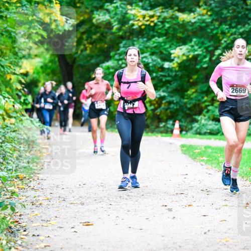 12.10.2025 - Bramfelder Halbmarathon 2025 Dr. Thomas Lammeyer http://msf.ph/oto/9357566 12.10.2025 11:01:25 Laufen 2414, 2669 meine-sportfotos.de