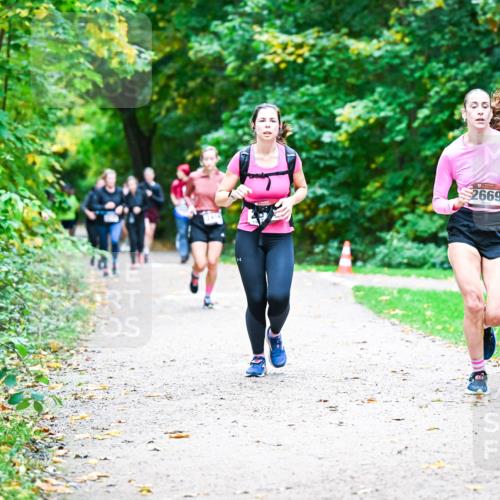 12.10.2025 - Bramfelder Halbmarathon 2025 Dr. Thomas Lammeyer http://msf.ph/oto/9357568 12.10.2025 11:01:25 Laufen 2669 meine-sportfotos.de