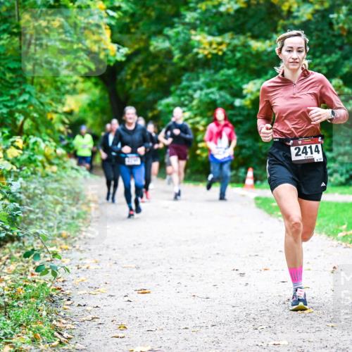 12.10.2025 - Bramfelder Halbmarathon 2025 Dr. Thomas Lammeyer http://msf.ph/oto/9357596 12.10.2025 11:01:30 Laufen 2414 meine-sportfotos.de