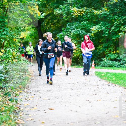 12.10.2025 - Bramfelder Halbmarathon 2025 Dr. Thomas Lammeyer http://msf.ph/oto/9357600 12.10.2025 11:01:31 Laufen 2295, 241 meine-sportfotos.de