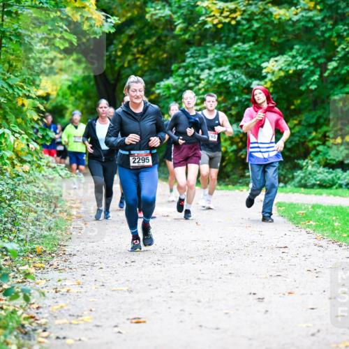 12.10.2025 - Bramfelder Halbmarathon 2025 Dr. Thomas Lammeyer http://msf.ph/oto/9357602 12.10.2025 11:01:31 Laufen 2295, 765 meine-sportfotos.de