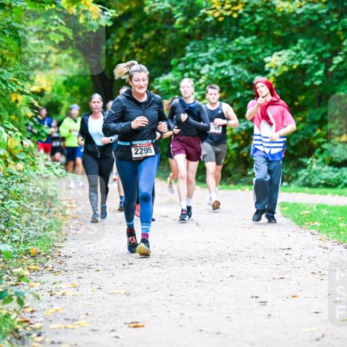 12.10.2025 - Bramfelder Halbmarathon 2025 Dr. Thomas Lammeyer http://msf.ph/oto/9357603 12.10.2025 11:01:31 Laufen 2295 meine-sportfotos.de