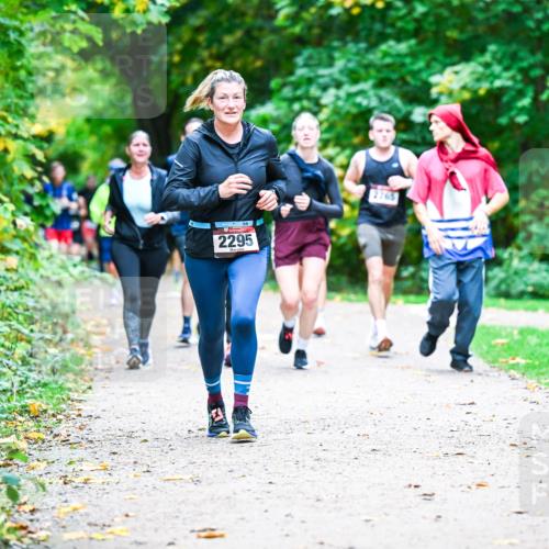 12.10.2025 - Bramfelder Halbmarathon 2025 Dr. Thomas Lammeyer http://msf.ph/oto/9357608 12.10.2025 11:01:32 Laufen 2295, 2765 meine-sportfotos.de