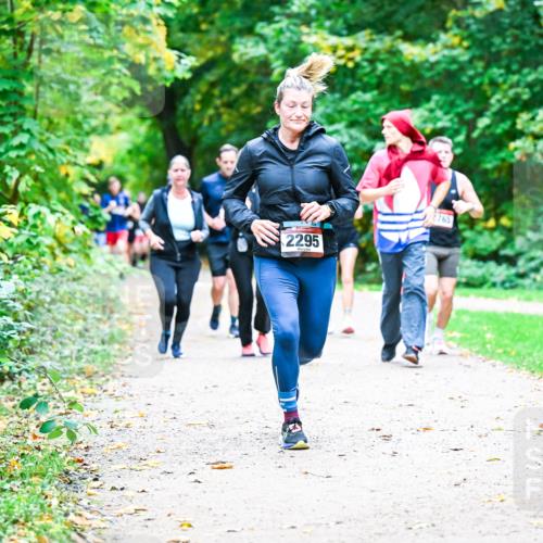 12.10.2025 - Bramfelder Halbmarathon 2025 Dr. Thomas Lammeyer http://msf.ph/oto/9357616 12.10.2025 11:01:33 Laufen 2295, 2765 meine-sportfotos.de