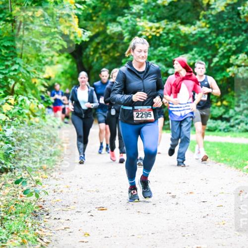 12.10.2025 - Bramfelder Halbmarathon 2025 Dr. Thomas Lammeyer http://msf.ph/oto/9357617 12.10.2025 11:01:33 Laufen 2295 meine-sportfotos.de
