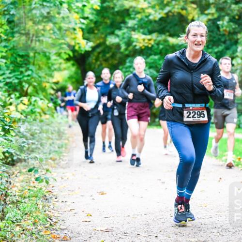 12.10.2025 - Bramfelder Halbmarathon 2025 Dr. Thomas Lammeyer http://msf.ph/oto/9357624 12.10.2025 11:01:35 Laufen 2295, 765 meine-sportfotos.de