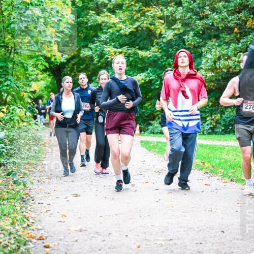 12.10.2025 - Bramfelder Halbmarathon 2025 Dr. Thomas Lammeyer http://msf.ph/oto/9357628 12.10.2025 11:01:36 Laufen 462, 2765, 225 meine-sportfotos.de