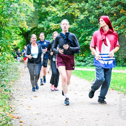 12.10.2025 - Bramfelder Halbmarathon 2025 Dr. Thomas Lammeyer http://msf.ph/oto/9357632 12.10.2025 11:01:36 Laufen 62, 2765 meine-sportfotos.de