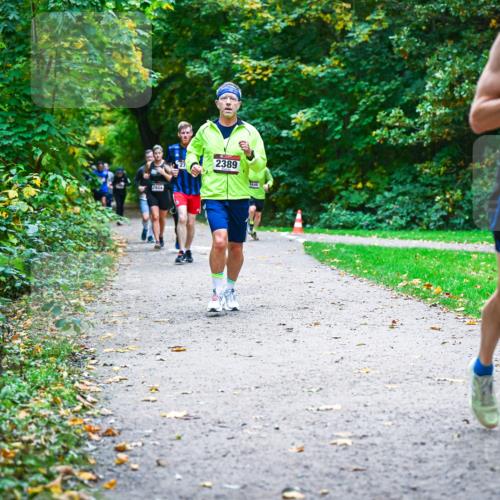 12.10.2025 - Bramfelder Halbmarathon 2025 Dr. Thomas Lammeyer http://msf.ph/oto/9357659 12.10.2025 11:01:41 Laufen 2944, 2389 meine-sportfotos.de