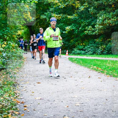12.10.2025 - Bramfelder Halbmarathon 2025 Dr. Thomas Lammeyer http://msf.ph/oto/9357662 12.10.2025 11:01:41 Laufen 1944, 270, 2389 meine-sportfotos.de