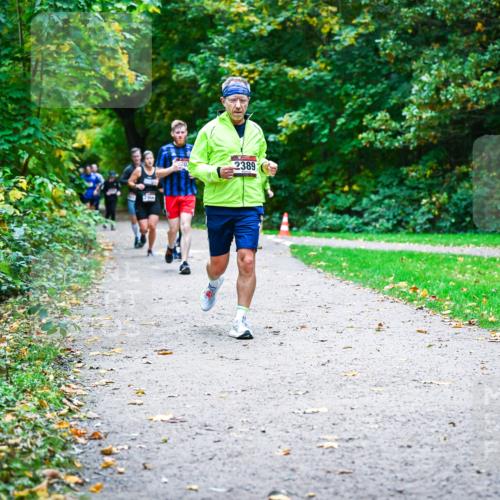 12.10.2025 - Bramfelder Halbmarathon 2025 Dr. Thomas Lammeyer http://msf.ph/oto/9357663 12.10.2025 11:01:41 Laufen 2389 meine-sportfotos.de