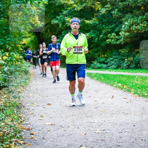 12.10.2025 - Bramfelder Halbmarathon 2025 Dr. Thomas Lammeyer http://msf.ph/oto/9357667 12.10.2025 11:01:42 Laufen 703, 2389 meine-sportfotos.de