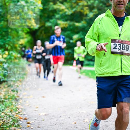 12.10.2025 - Bramfelder Halbmarathon 2025 Dr. Thomas Lammeyer http://msf.ph/oto/9357678 12.10.2025 11:01:44 Laufen 2389 meine-sportfotos.de
