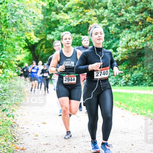 12.10.2025 - Bramfelder Halbmarathon 2025 Dr. Thomas Lammeyer http://msf.ph/oto/9357704 12.10.2025 11:01:48 Laufen 503, 2740, 2944 meine-sportfotos.de