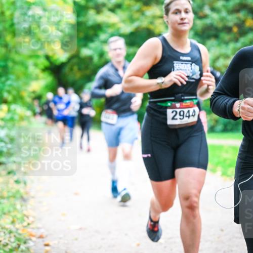 12.10.2025 - Bramfelder Halbmarathon 2025 Dr. Thomas Lammeyer http://msf.ph/oto/9357709 12.10.2025 11:01:49 Laufen 2944, 34, 2740 meine-sportfotos.de