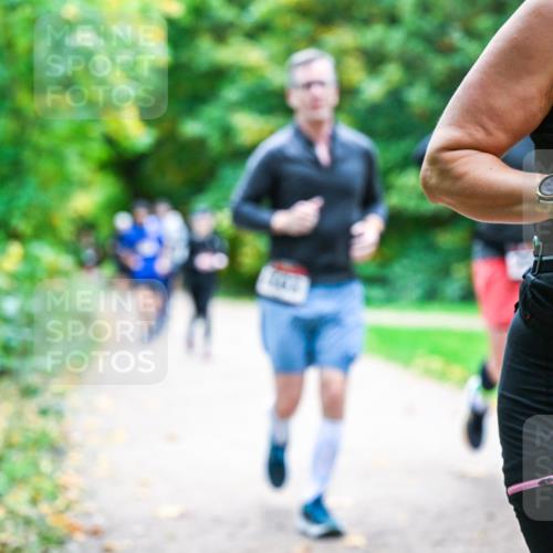 12.10.2025 - Bramfelder Halbmarathon 2025 Dr. Thomas Lammeyer http://msf.ph/oto/9357713 12.10.2025 11:01:49 Laufen 39, 34, 29 meine-sportfotos.de