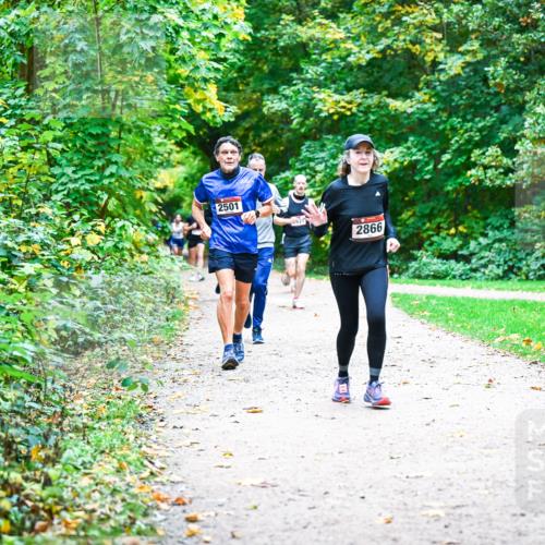 12.10.2025 - Bramfelder Halbmarathon 2025 Dr. Thomas Lammeyer http://msf.ph/oto/9357715 12.10.2025 11:01:52 Laufen 2501, 621, 2866 meine-sportfotos.de