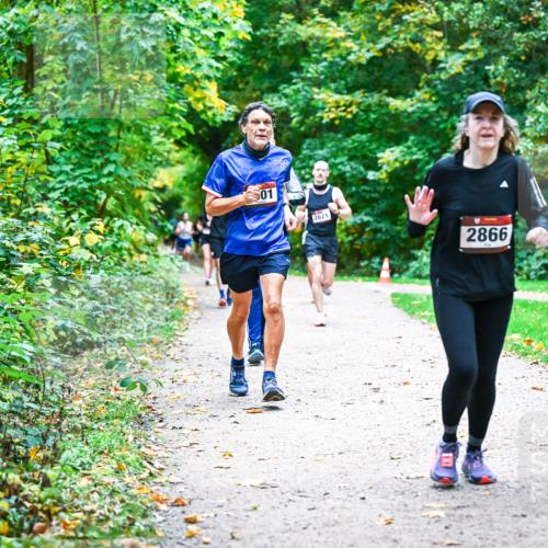 12.10.2025 - Bramfelder Halbmarathon 2025 Dr. Thomas Lammeyer http://msf.ph/oto/9357723 12.10.2025 11:01:53 Laufen 01, 2621, 2866 meine-sportfotos.de