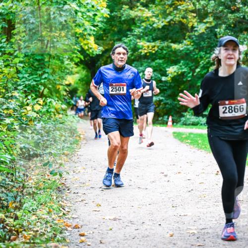 12.10.2025 - Bramfelder Halbmarathon 2025 Dr. Thomas Lammeyer http://msf.ph/oto/9357725 12.10.2025 11:01:54 Laufen 2501, 2621, 2866 meine-sportfotos.de