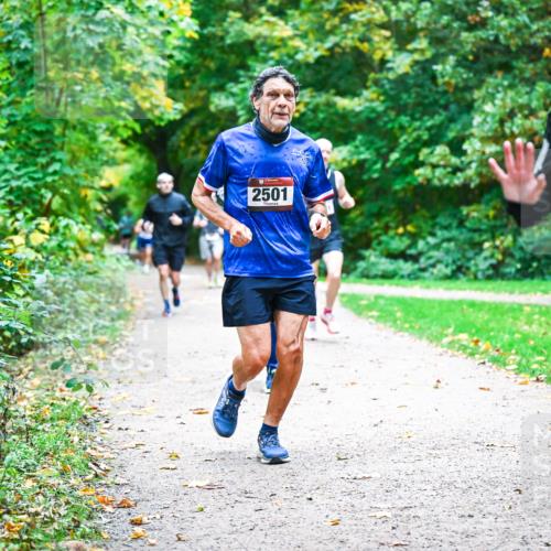 12.10.2025 - Bramfelder Halbmarathon 2025 Dr. Thomas Lammeyer http://msf.ph/oto/9357728 12.10.2025 11:01:54 Laufen 2501, 2860 meine-sportfotos.de