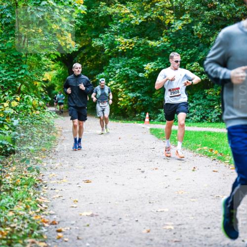 12.10.2025 - Bramfelder Halbmarathon 2025 Dr. Thomas Lammeyer http://msf.ph/oto/9357739 12.10.2025 11:01:56 Laufen 2954, 2908, 2621 meine-sportfotos.de