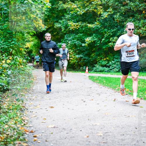 12.10.2025 - Bramfelder Halbmarathon 2025 Dr. Thomas Lammeyer http://msf.ph/oto/9357745 12.10.2025 11:01:57 Laufen 2954, 2908 meine-sportfotos.de