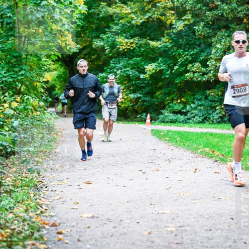 12.10.2025 - Bramfelder Halbmarathon 2025 Dr. Thomas Lammeyer http://msf.ph/oto/9357747 12.10.2025 11:01:57 Laufen 2954, 2908 meine-sportfotos.de